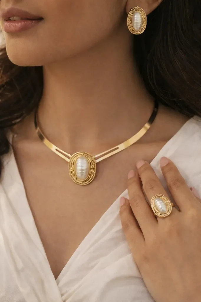 Pearl Oval Necklace Set